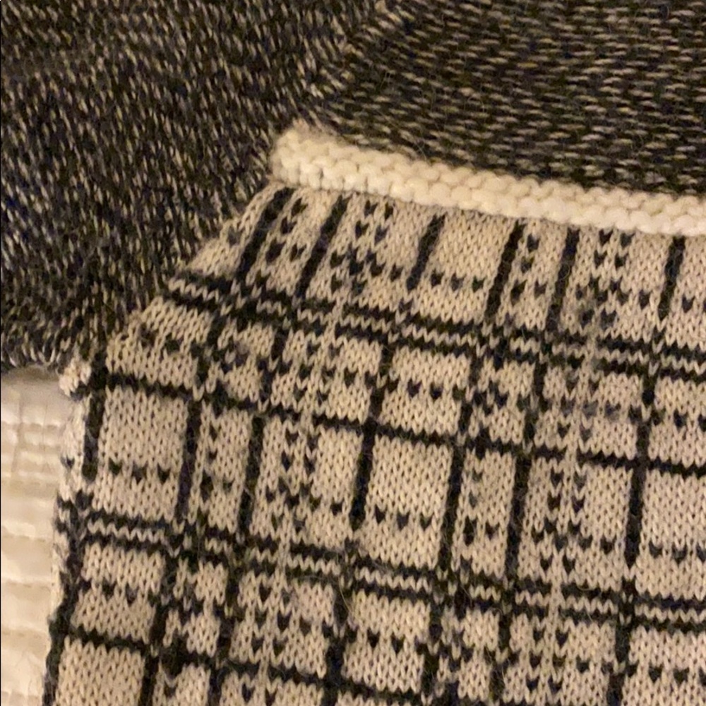 Sweater - Picture 3 of 6